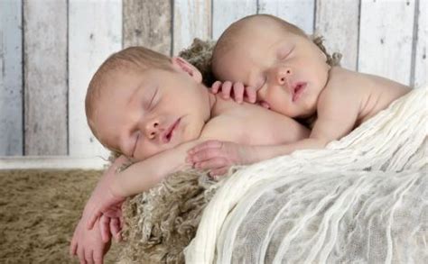 双胞胎宝宝要怎样教育_3-6岁儿童教育_育儿_99健康网