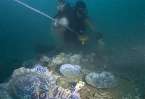 英国发现最大规模维京海盗宝藏：银壶金别针|文章|中国国家地理网