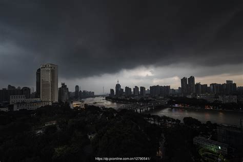 广州遭暴雨突袭 上空乌云压境--图片频道--人民网