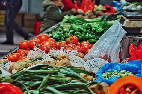 水果和蔬菜市场很多新鲜水果和蔬菜高清图片下载-正版图片305847496-摄图网