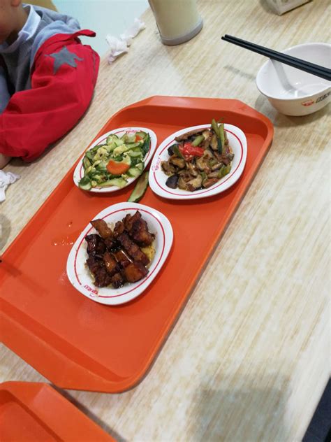 深圳排名第一的新疆菜餐厅，最好吃的竟然是一道不可描述的面？