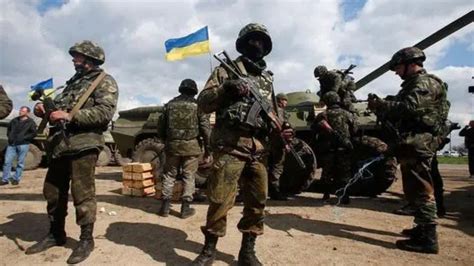 乌克兰接收美国援助的80吨弹药_凤凰网视频_凤凰网