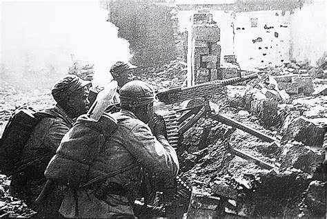 历史上的今天1月2日_1942年中国军队在第三次长沙战役击败日军。