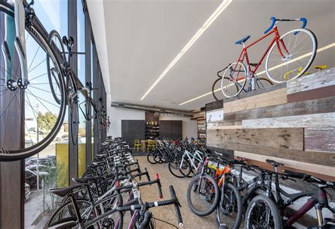 自行车专卖店设计 – 米尚丽零售设计网 MISUNLY- 美好品牌店铺空间发现者