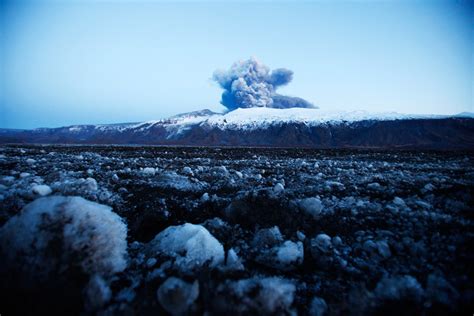 欣赏下艾雅法拉火山喷发-直播吧zhibo8.cc