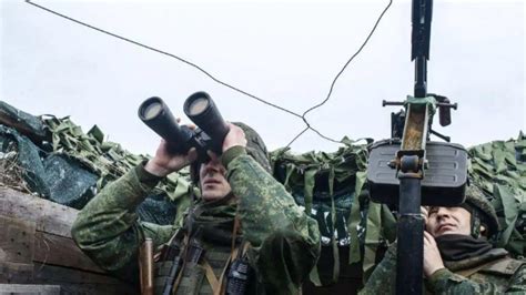 在乌克兰哈尔科夫州的俄军BM-27飓风火箭炮！__财经头条
