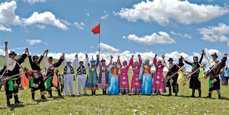 内蒙古日报数字报-铸牢中华民族共同体意识 绘就民族团结同心圆