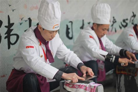 【新生故事】蒙古族模特学厨师 我有我的艺术梦_新东方烹饪教育（上海校区）【官网】