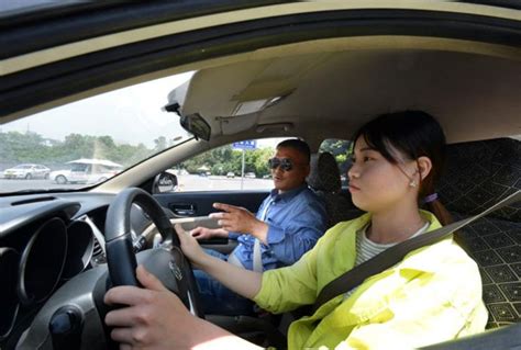 为啥去学车的女生很多，路上却很少看到女司机开车？