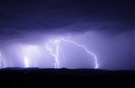 闪电雷暴夜间多云的天空背景墙纸力量活高清图片下载-正版图片307810461-摄图网