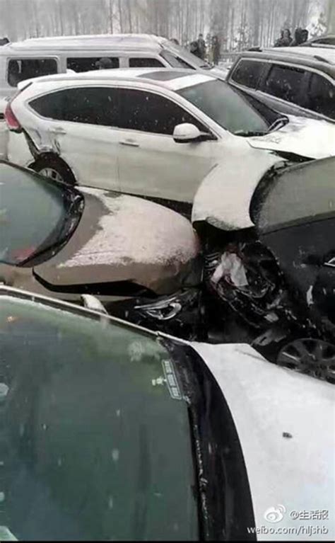哈绥高速百车相撞致2死3伤40余辆车受损严重_腾讯视频