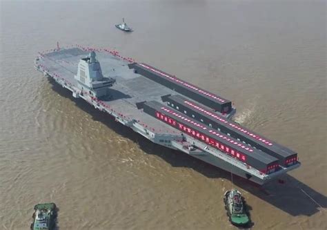 福建舰是全球最宽航母，长度却比福特号短15米，舰载机降落有影响