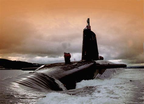 英军“前卫”级战略核潜艇完成大修重新服役_新浪新闻
