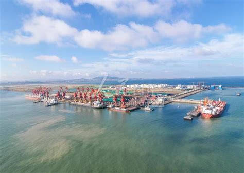 江苏连云港港赣榆港区上半年完成货物吞吐量873.34万吨-人民图片网