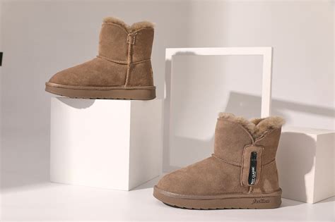 【预售】COZY STEPS冬季新款皮毛一体雪地靴女经典平底保暖短靴