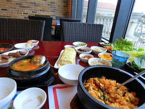 2023Neulbom Heukdwaeji美食餐厅,这是一家非常正宗的韩国烤肉...【去哪儿攻略】