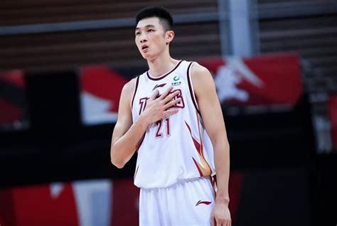 开屏新闻-中国男篮队员胡明轩走红日本网络！盘点那些被体坛忽略的绝美颜值