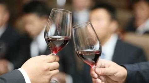喝葡萄酒必备的礼仪和技巧，让你社交场合不露怯！_腾讯视频