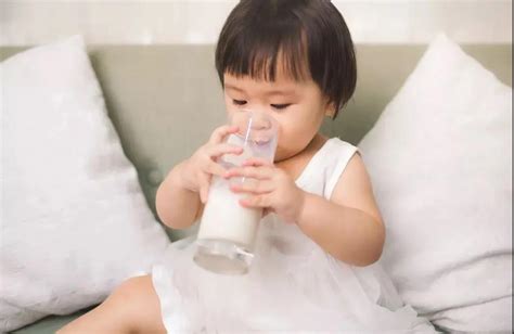 给孩子的牛奶，怎么选安全又营养？这几点一定要注意 - 南京市第一医院