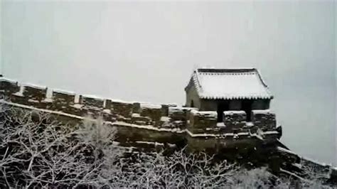 雪落在中国的土地上
