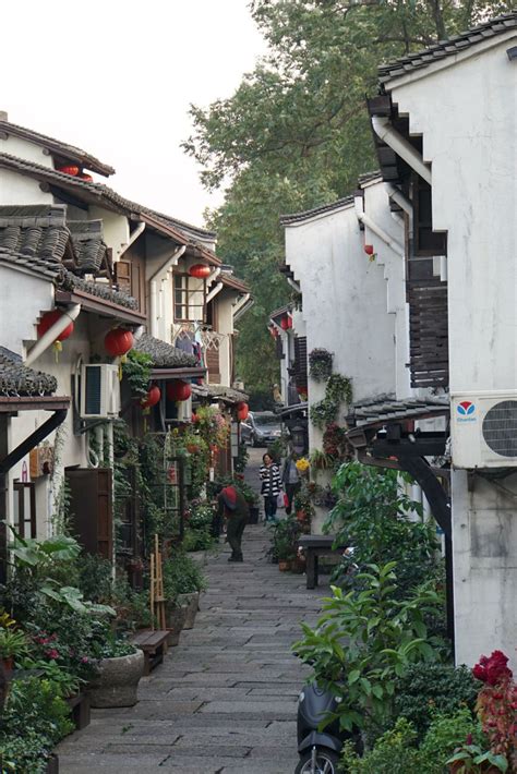 深圳石岩罗租村小巷子,深圳石岩,深圳石岩商场_大山谷图库