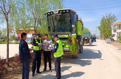 石嘴山分局执法七大队联合开展跨区域农业机械运输宣传工作