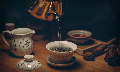 茶叶百科 | 实用！四招教你如何清洗茶具__凤凰网