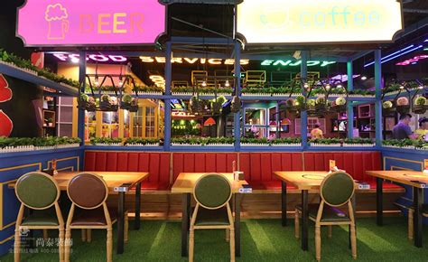 120平米网红餐饮店装修实景图-与虾邂逅-餐饮装修-尚泰装饰设计