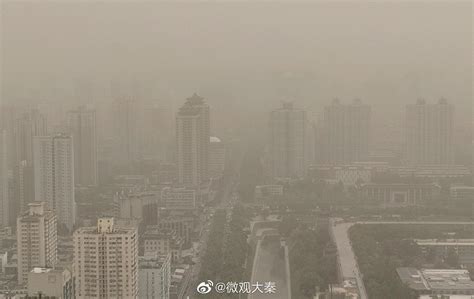北风呼啸 +降温！实拍寒冷天气下的北京街头-天气图集-中国天气网