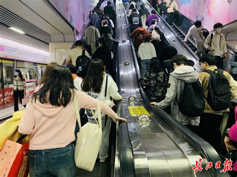刷新最高纪录，武汉地铁只用了一天_武汉_新闻中心_长江网_cjn.cn