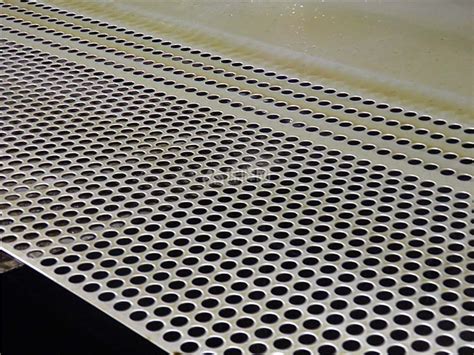 冲孔钛网板厚0.5mm圆孔直径1mm、2mm、3mm、4mm、5mm孔距3mm钛板冲孔网厂家订制不限数量