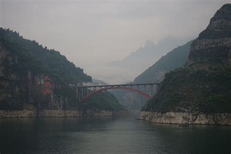 长江三峡指的是哪三峡(长江三峡是什么的总称)_烁达网