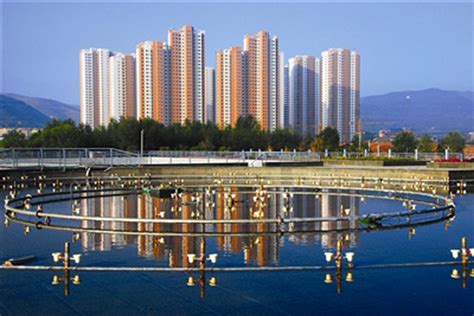 青藏高原上的西宁海湖新区,高楼大厦林立,西宁跟你想象的不一样|青藏高原|西宁|新区_新浪新闻