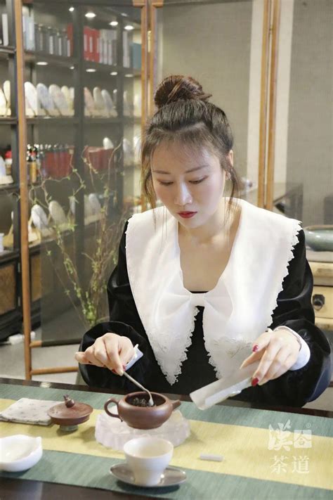东方学院举办茶艺文化培训课