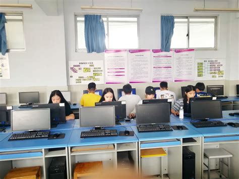 电子商务专业实训室-商学院-滁州职业技术学院