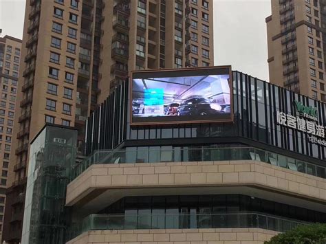 城市建筑物办公楼外墙大型广告牌展示样机PSD素材免费下载_红动中国