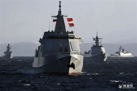 万吨大驱咸阳舰入列！中国海军已有8艘055型驱逐舰官宣服役_腾讯视频