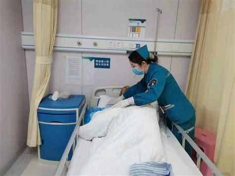 【我为群众办实事】--新郑市公立人民医院开展“情系患者 暖心服务” - 封面新闻