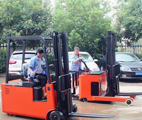 供应32吨叉车 集装箱叉车 集装箱叉车厂家 HNF-320 华南重工供