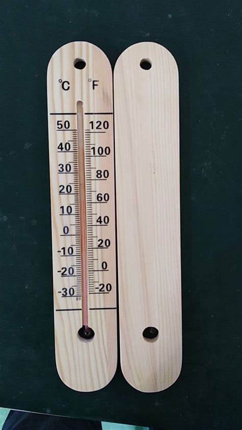 温度计只显示34度(室内温度计显示30°c)