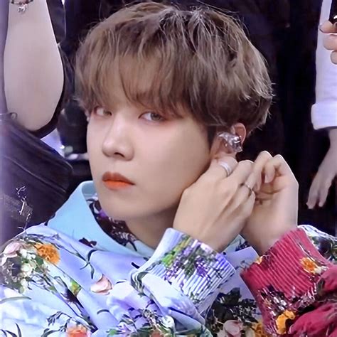 runbts郑号锡头像图片