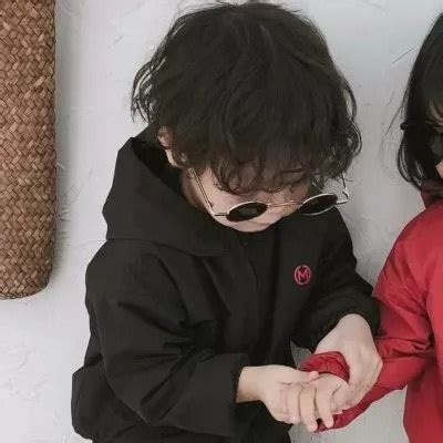 非主流小孩亲吻头像