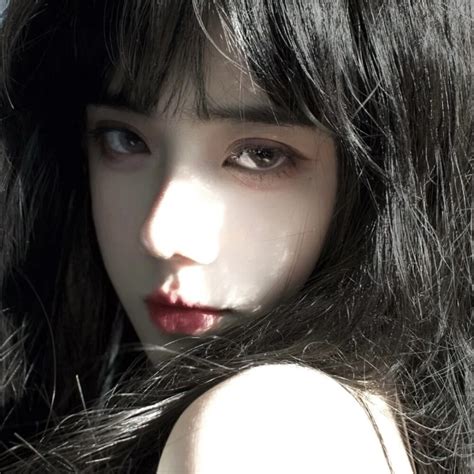 高冷女生图片