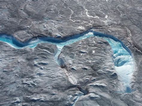 60万平方公里冰盖在融化！快冬季了，格陵兰岛却出现大范围融化|冰盖_新浪新闻