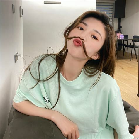 甜美女生头像真人同一个