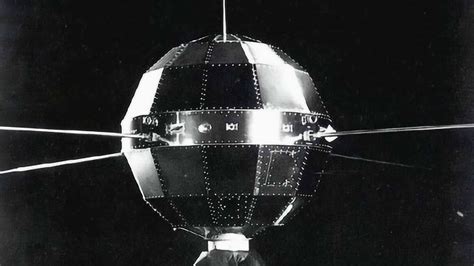 第一颗人造卫星“东方红一号”发射 拉开了中国人探索太空序幕
