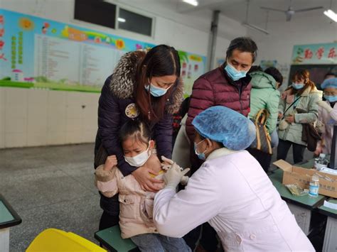 北京3至11岁人群接种新冠疫苗破200万，幼儿园小朋友“功不可没”_北京日报网