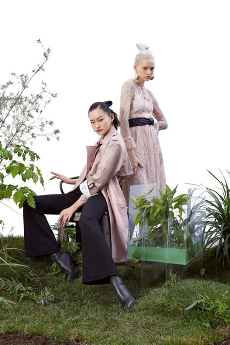 3COLOUR三彩女装2020夏季新款 不对称的时髦意趣_资讯_时尚品牌网