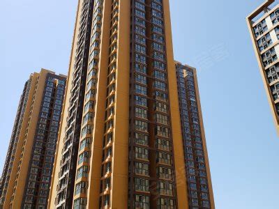 上海二手房价格核验之下：一套房两个价，曾半年上涨350万现在无法挂牌 | 每经网
