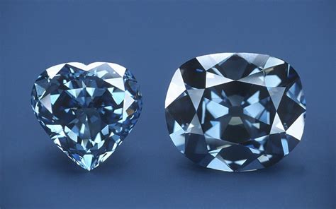 『蓝钻』破纪录蓝钻：9.75ct，3265万美元 | iDaily Jewelry · 每日珠宝杂志